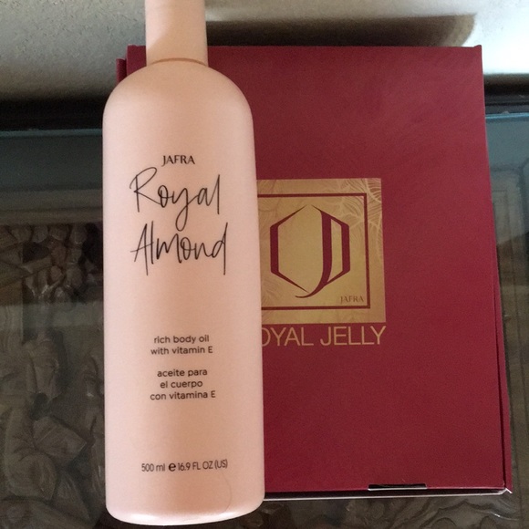JAFRA Other Jafra Almond Body Oil With Vitamin E 69oz New Poshmark